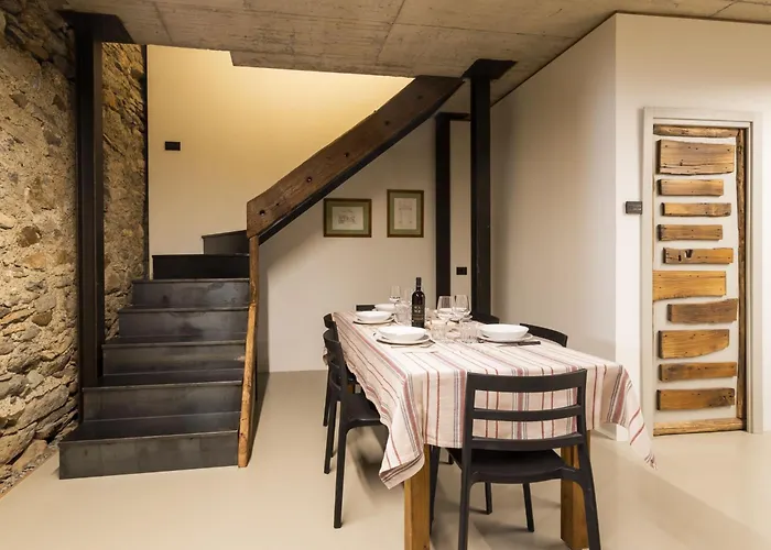 Casa Ulme' By Interhome Alpesi faház